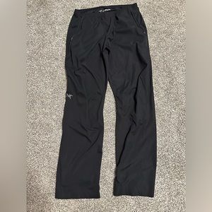 Men’s arcteryx lightweight pants size M